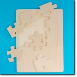 Rohholz Puzzle mit 15 Teilen.