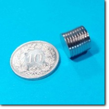 Flache Neodym Scheiben Magneten. Durchmesser 10 mm, Höhe 1 mm.