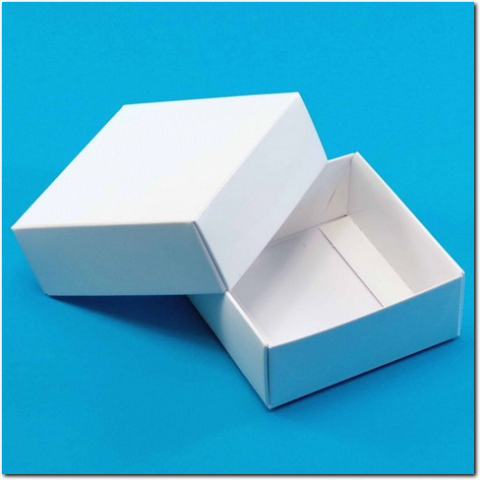 Gefaltete 4er Pralinenschachtel einwandig weiss glanz.